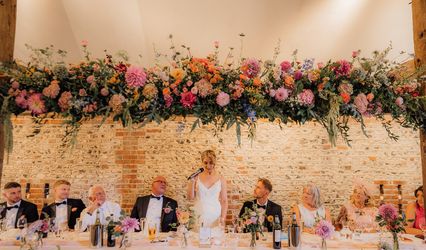 Gubbins Florist/Decor Hire & Cakes
