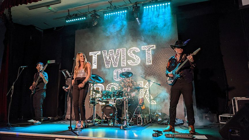 Twist of Rock wedding band