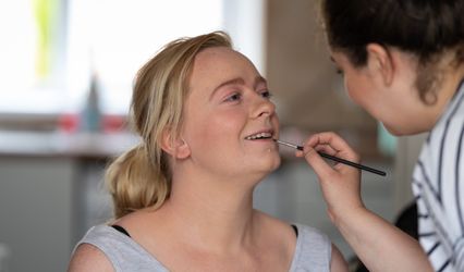 Make Up by Sarabel