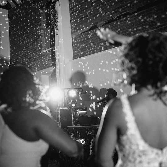 Maxwell Productions - Wedding DJ & Entertainment