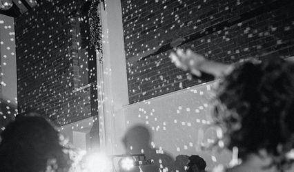 Maxwell Productions - Wedding DJ & Entertainment