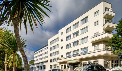 Queens Hotel & Spa
