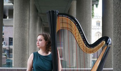 Lea Kozokaro Harpist