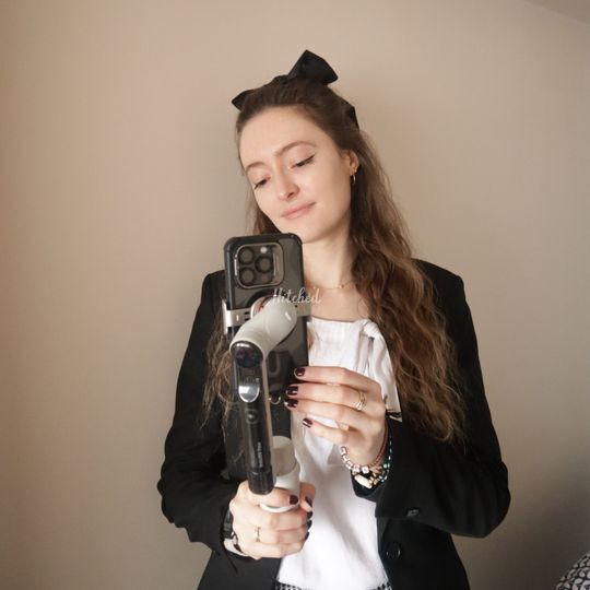 Virtually Rhian