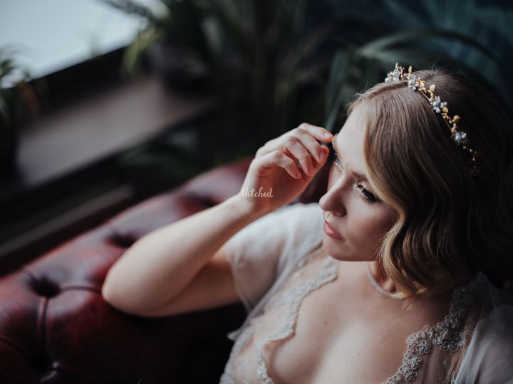 Garter & Veil