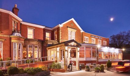Alma Lodge Hotel & Restaurant