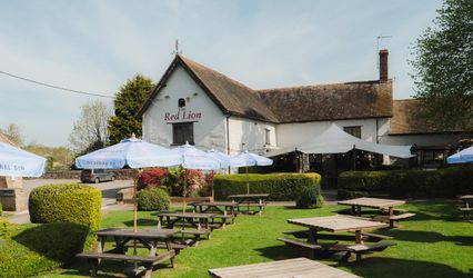 The Red Lion @ Brafield