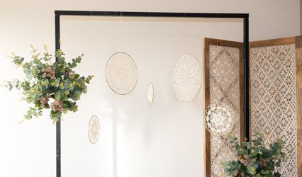 Arch & Peony - Wedding Prop Hire