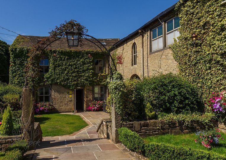 The Fleece Countryside Inn