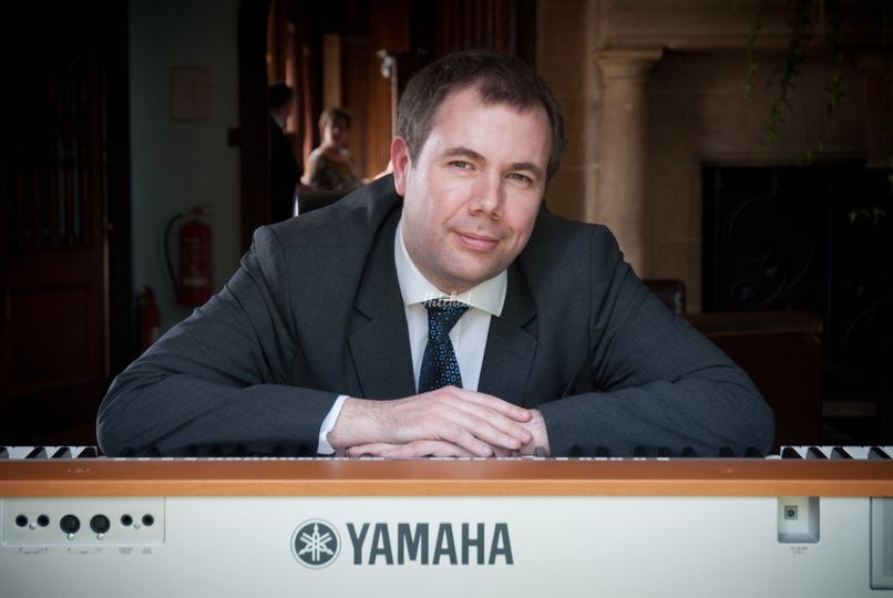 Simon Jordan violinist / pianist