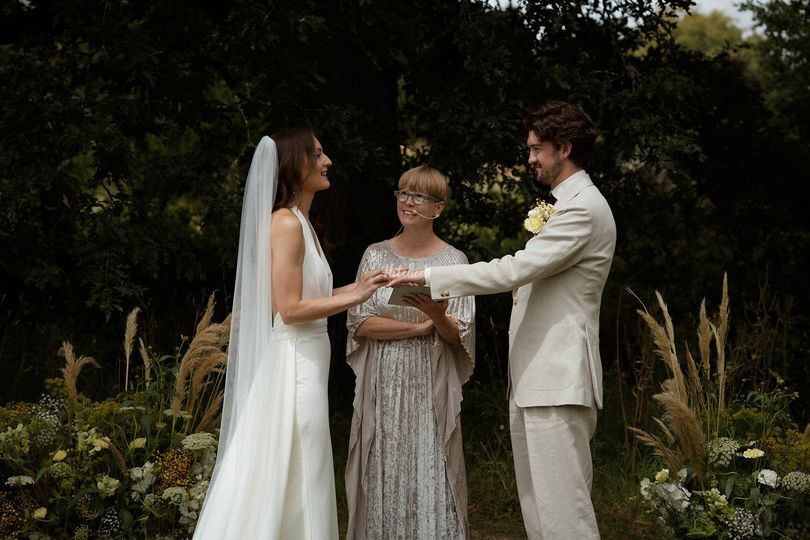 Beth MacLeod Celebrant