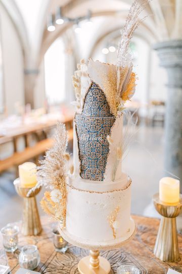 Cake Design by Holly Miller