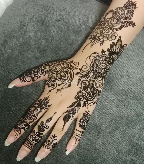 Elegant Henna by Mehak