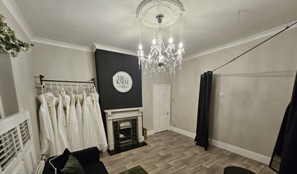 Tie the knot bridal boutique