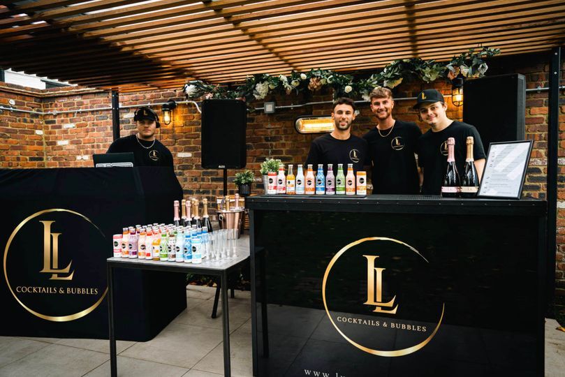 LL COCKTAILS AND BUBBLES