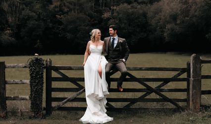 Confetti Wedding Photography