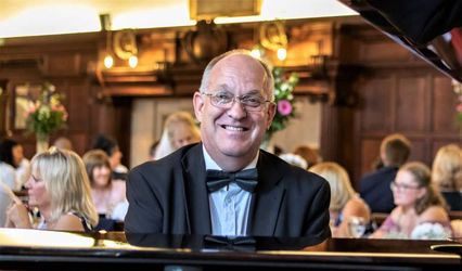Mark Burton Pianist, Organist.