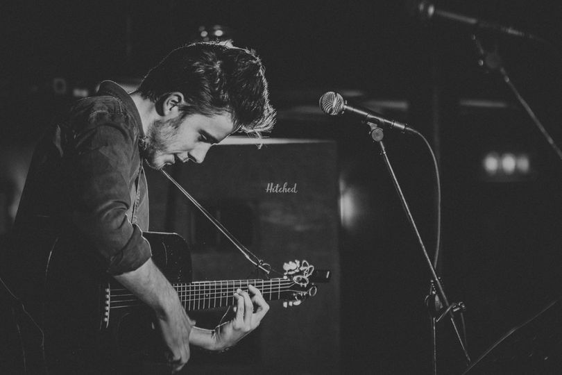 Dan Poole - Singer / Guitarist
