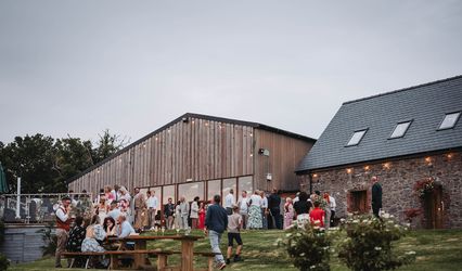 Green Grove Barns