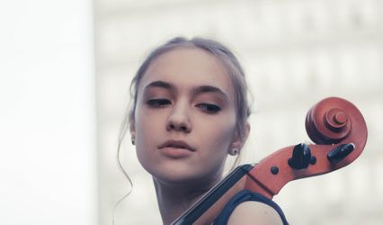 Arina Brovanova - Cellist & Pianist