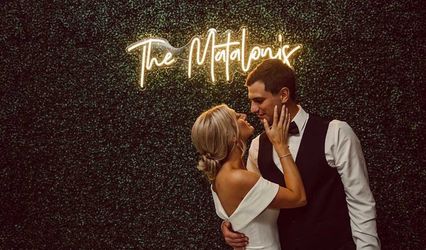 Dream Wedding Signs