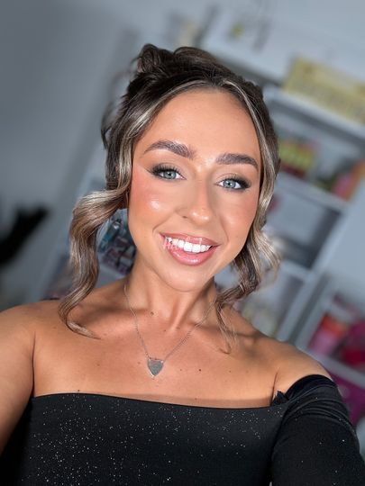 Emma Causer MUA