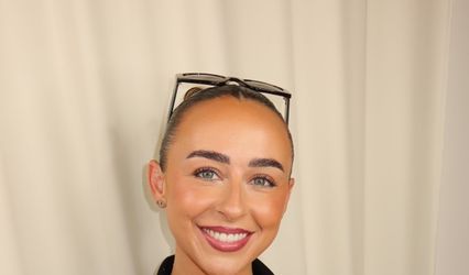 Emma Causer MUA