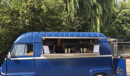 The Prosecco Van by The Vintage Bar Co.