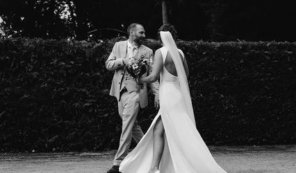 Pretty In Preloved Bridal