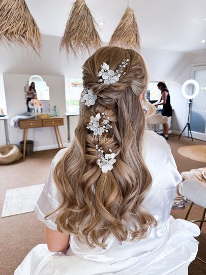 Jessica Louise Hairstylist