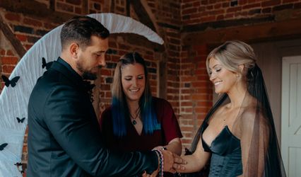 Cat Hopkins Celebrant