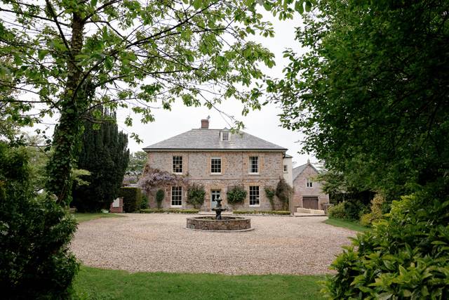 Glebe House Cottages 1