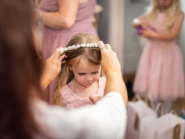 Chloe and Lewis's Wedding in Luton, Bedfordshire 9