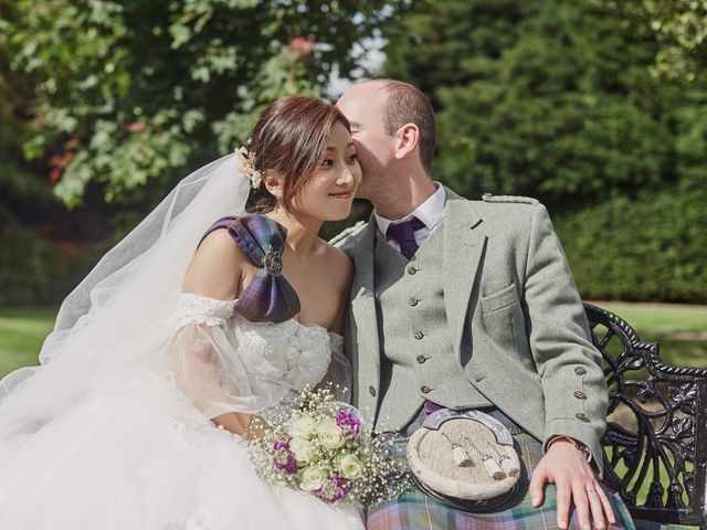Lucia and Lee&apos;s Wedding in West Lothian , Lothian &amp; Borders 8