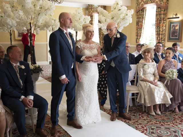 Simon and Louise&apos;s Wedding in Coventry, West Midlands 14