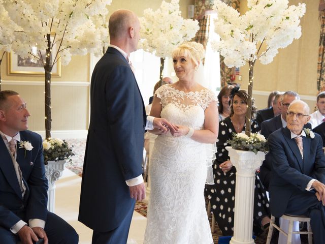 Simon and Louise&apos;s Wedding in Coventry, West Midlands 18
