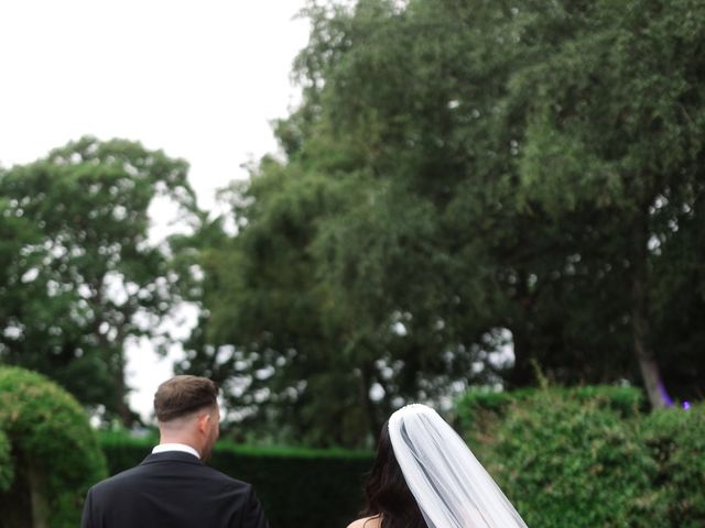 Kim and Dan's Wedding in Nottingham, Nottinghamshire 43