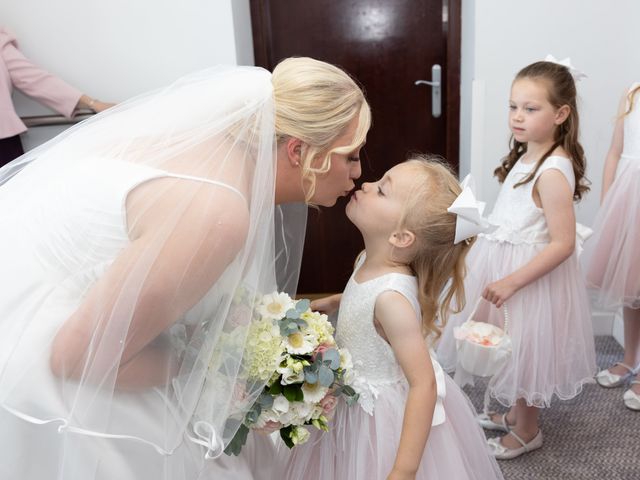Steven and Paige&apos;s Wedding in Chipping Norton, Oxfordshire 23
