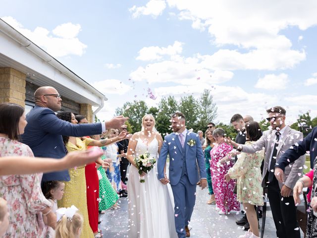 Steven and Paige&apos;s Wedding in Chipping Norton, Oxfordshire 27
