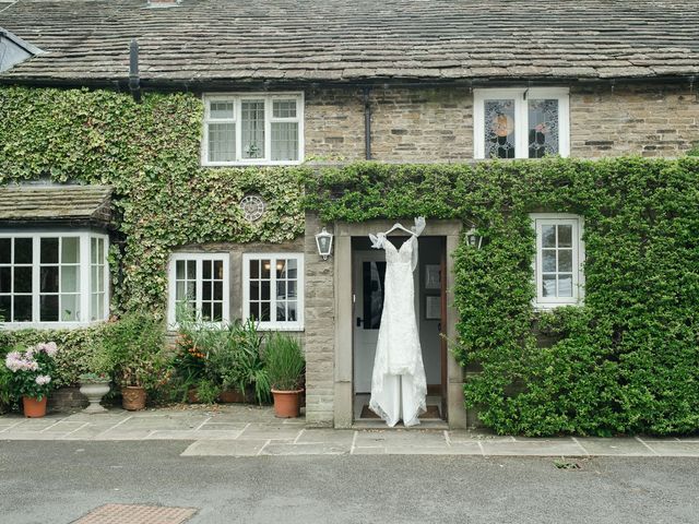 Brendan and Amy&apos;s Wedding in Macclesfield, Cheshire 10