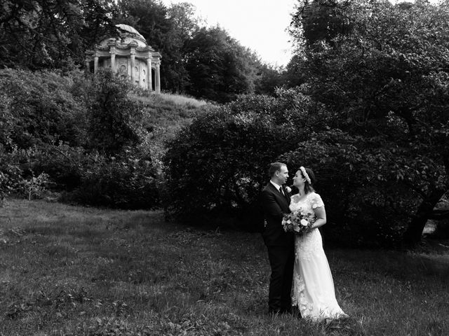 Mark and Lucy&apos;s Wedding in Stourhead, Wiltshire 17