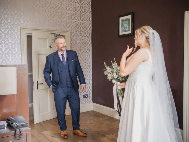 Mary-Kate and Jamie's Wedding in Stoke Poges, Buckinghamshire 5