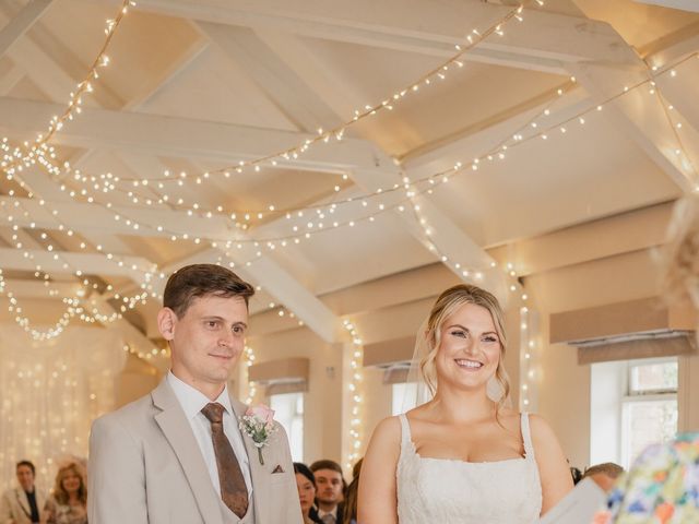Mary-Kate and Jamie's Wedding in Stoke Poges, Buckinghamshire 7