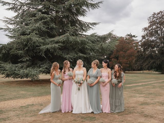 Mary-Kate and Jamie's Wedding in Stoke Poges, Buckinghamshire 15
