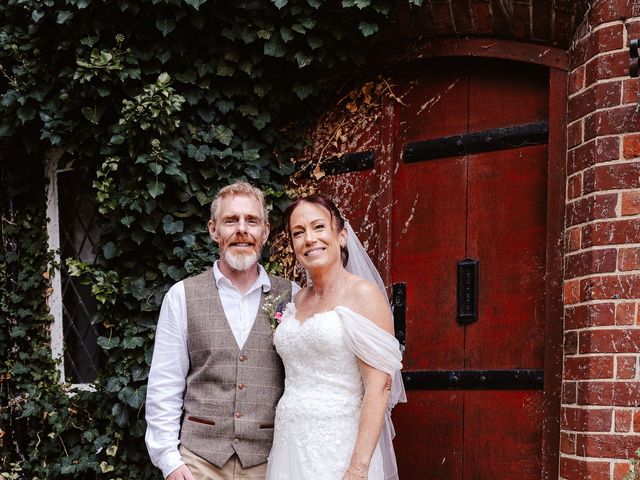 Garry and Toni's Wedding in Letchworth Garden City, Hertfordshire 5