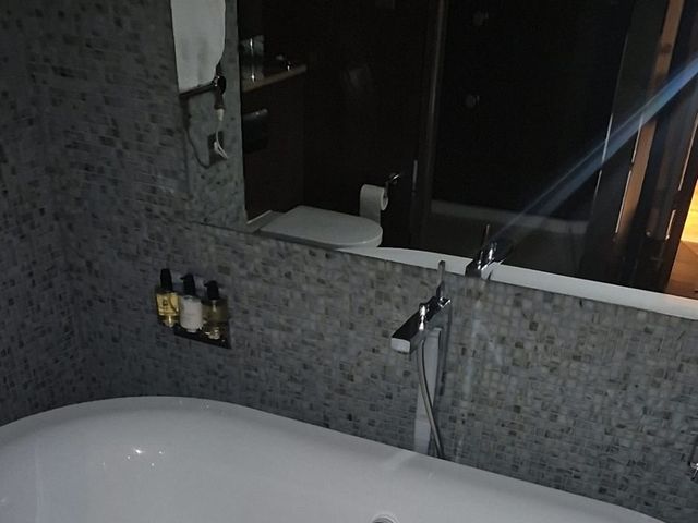 Daniel Alexander Glasgow  and Emma Louise Glasgow 's Wedding in Edinburgh, Lothian &amp; Borders 10