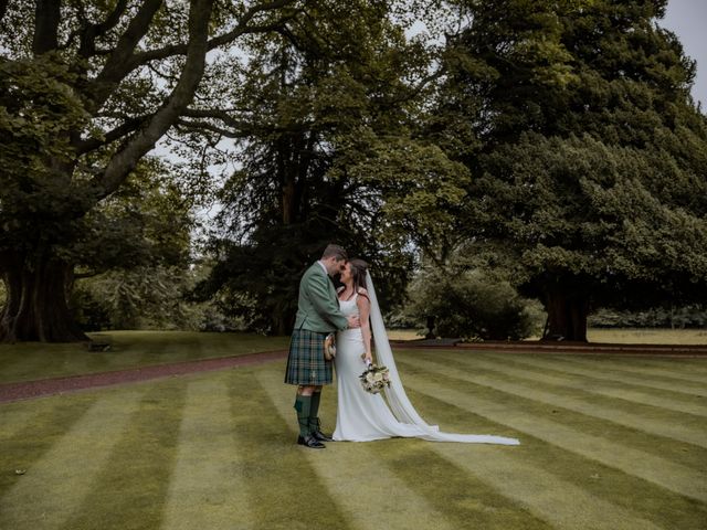 Ian and Joanna&apos;s Wedding in Edinburgh, Lothian &amp; Borders 34