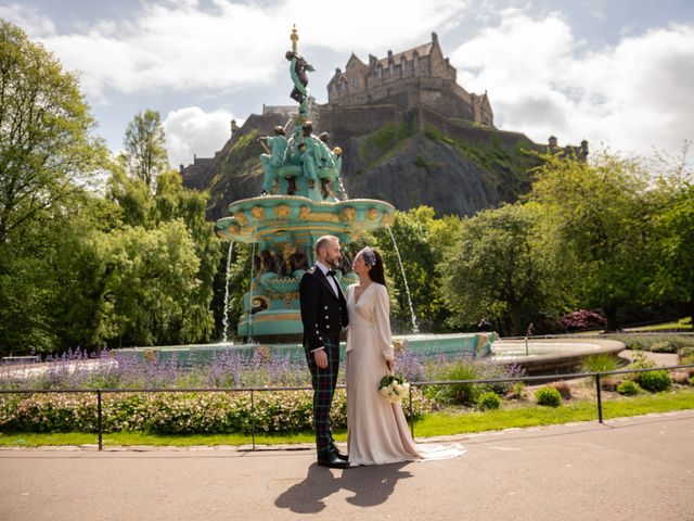 Ian and Claudia&apos;s Wedding in Edinburgh, Lothian &amp; Borders 23