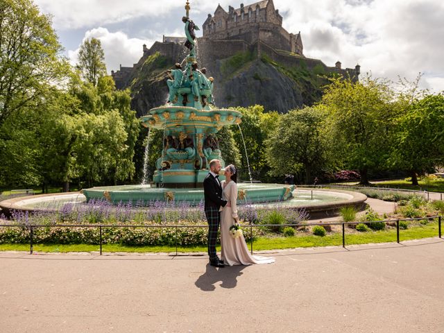 Ian and Claudia&apos;s Wedding in Edinburgh, Lothian &amp; Borders 32