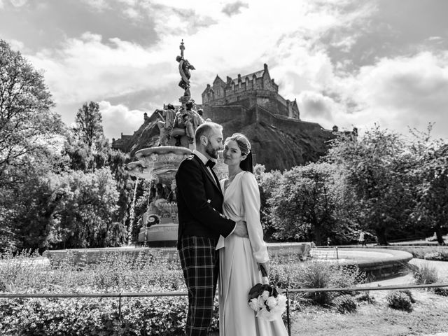 Ian and Claudia&apos;s Wedding in Edinburgh, Lothian &amp; Borders 34